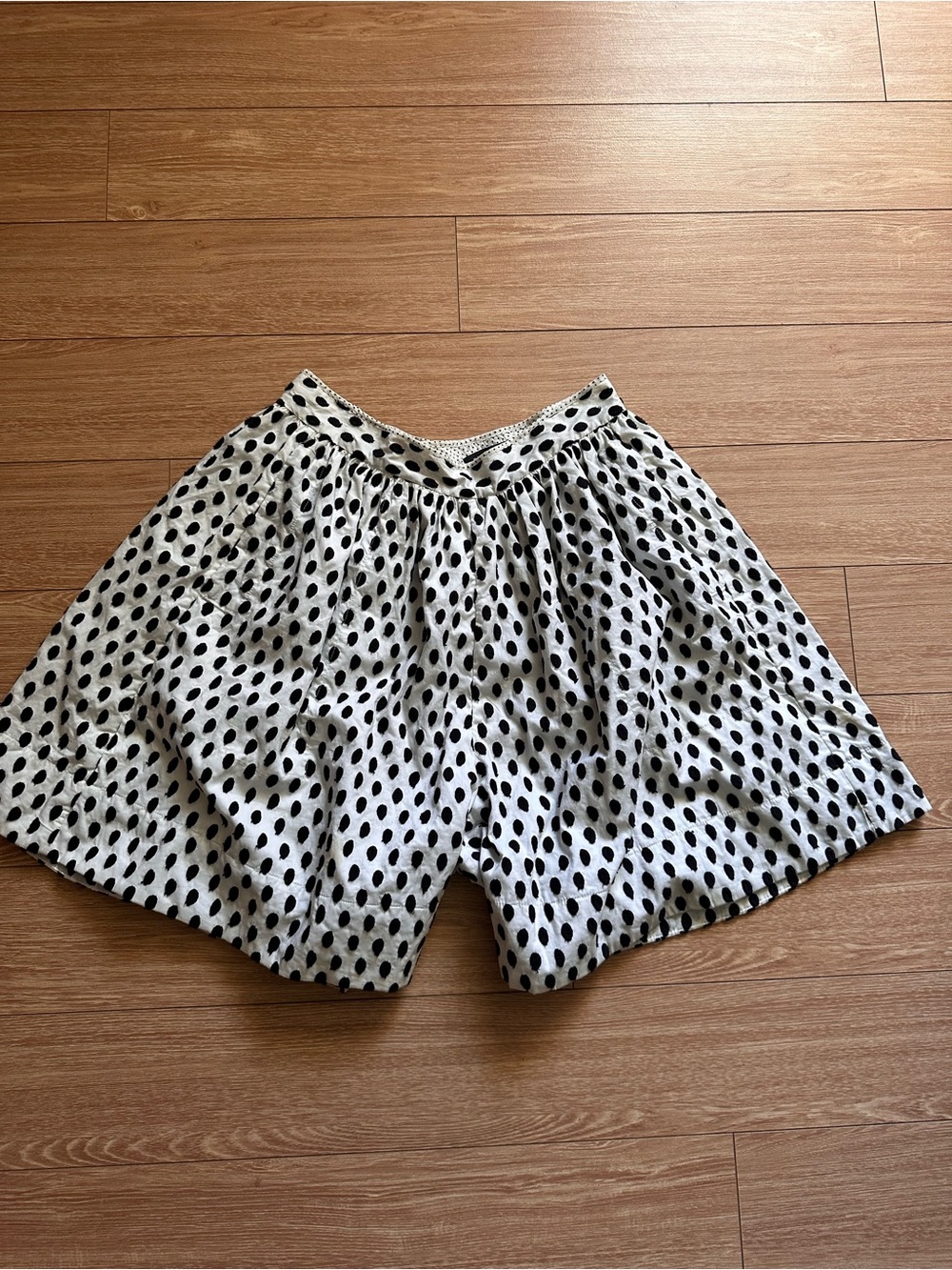 Marc By Marc Jacobs White Shorts with Black Polka Dots